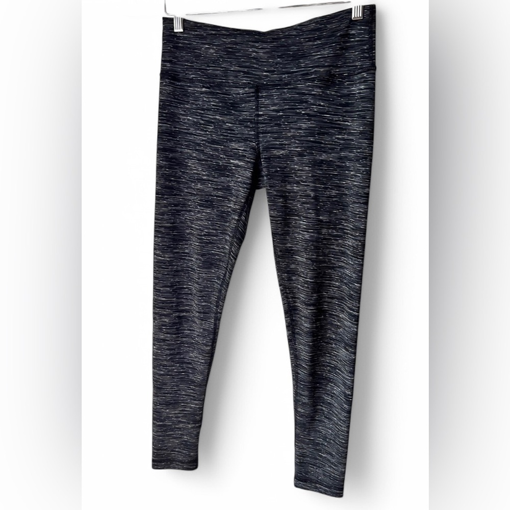 90 Degree by Reflex Grey Stripped Leggings Capris Style  Medium Athletic